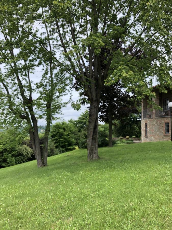 Villa Moglietta Host In Langhe Albaretto della Torre Exterior photo