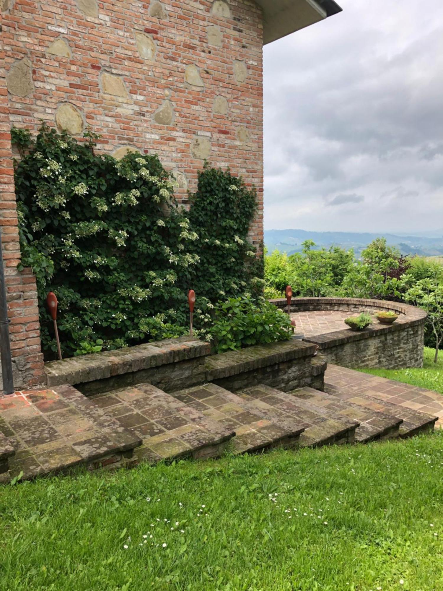 Villa Moglietta Host In Langhe Albaretto della Torre Exterior photo